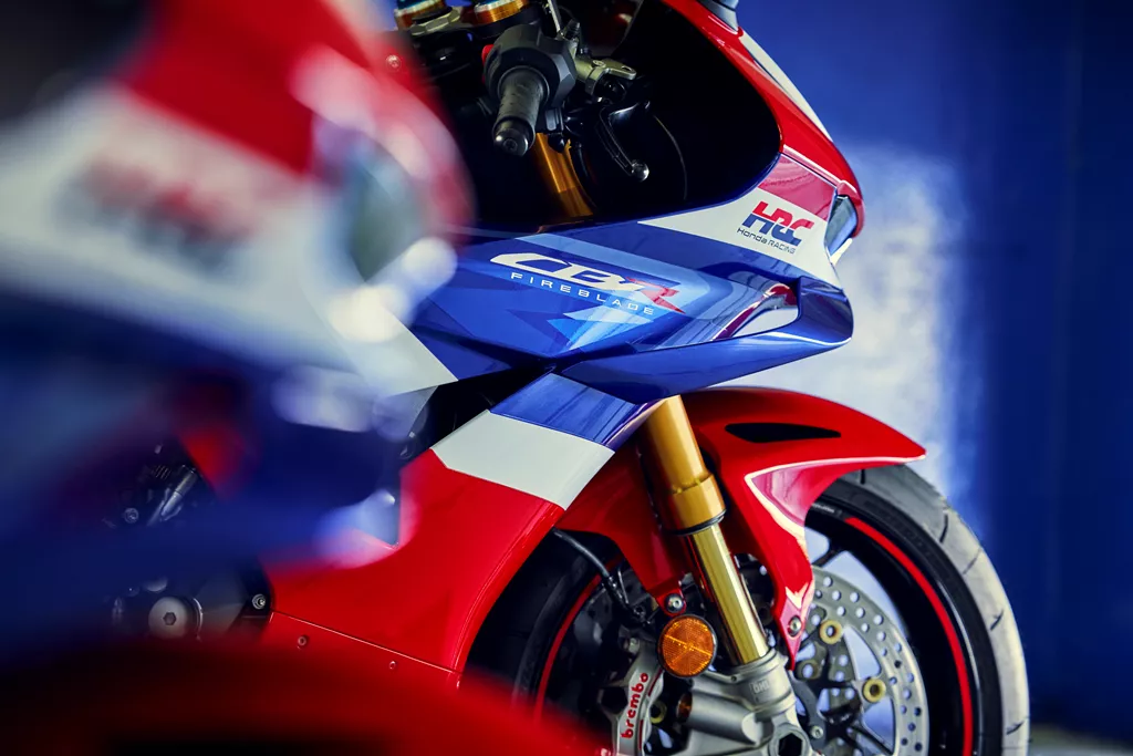 Το ÖHLINS SMART ELECTRONIC CONTROL (S-EC) παρέχει την απόλυτη αντίδραση ανάρτησης
