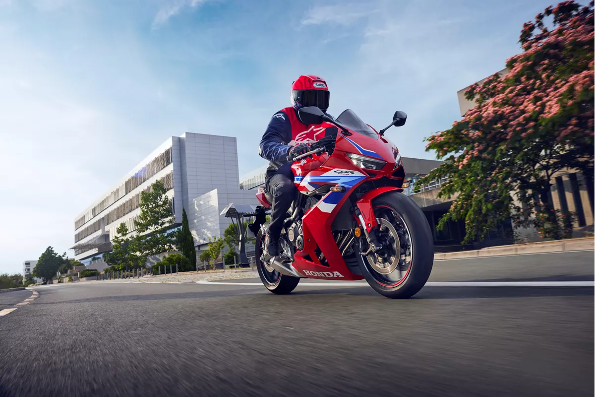 Τετρακύλινδρος κινητήρας 650cc