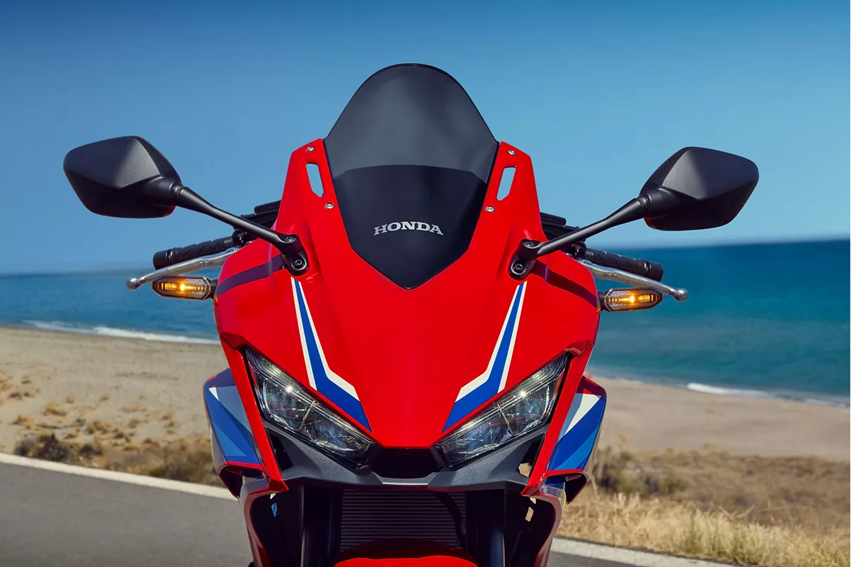 Επιθετικό supersport στυλ