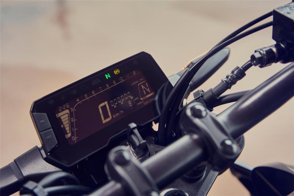 Οθόνη οργάνων LCD με ανανεωμένη ένδειξη επιλεγμένης σχέσης κιβωτίου