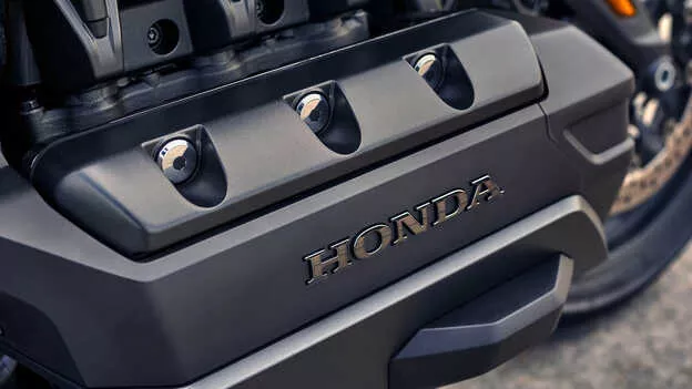 Κινητήρας επίπεδος εξακύλινδρος 1.833cc 24V