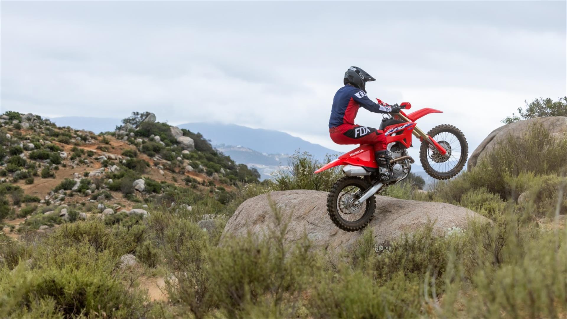 CRF 250RX. ΚΟΙΤΑΕΙ ΨΗΛΑ