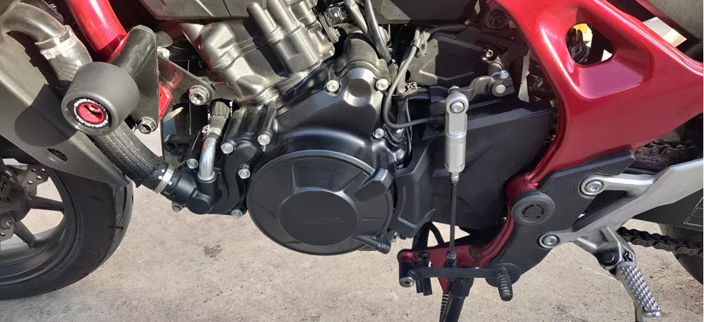 CB750