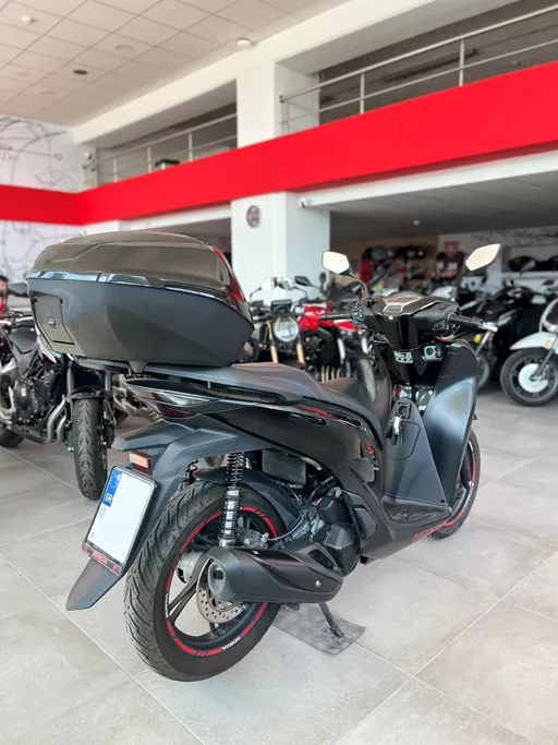 Honda SH 150i 2025