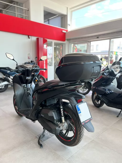 Honda SH 150i 2025