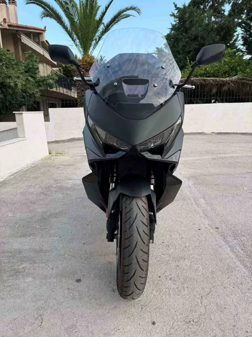FORZA 750 