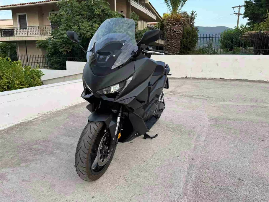 FORZA 750 