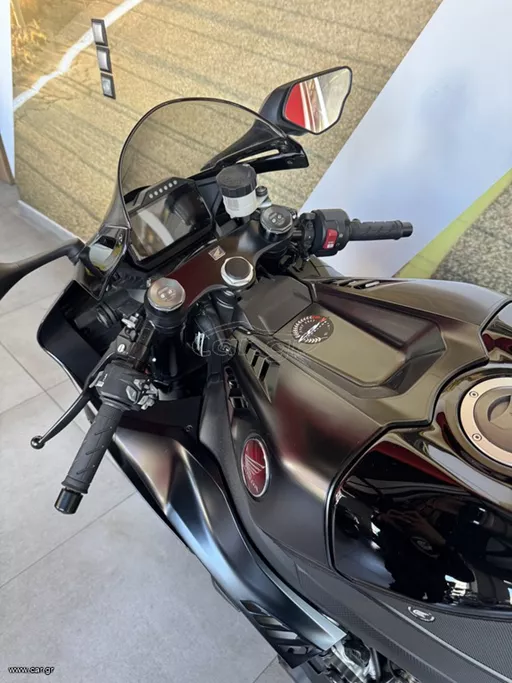 HONDA CBR 1000 RR-R