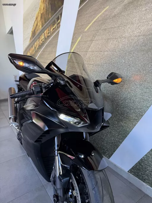 HONDA CBR 1000 RR-R